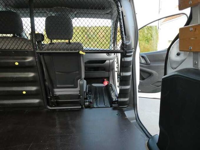 Peugeot Partner 1.6 HDi 75pk 3pl Lichte Vracht BTW '14 197000km (71372)