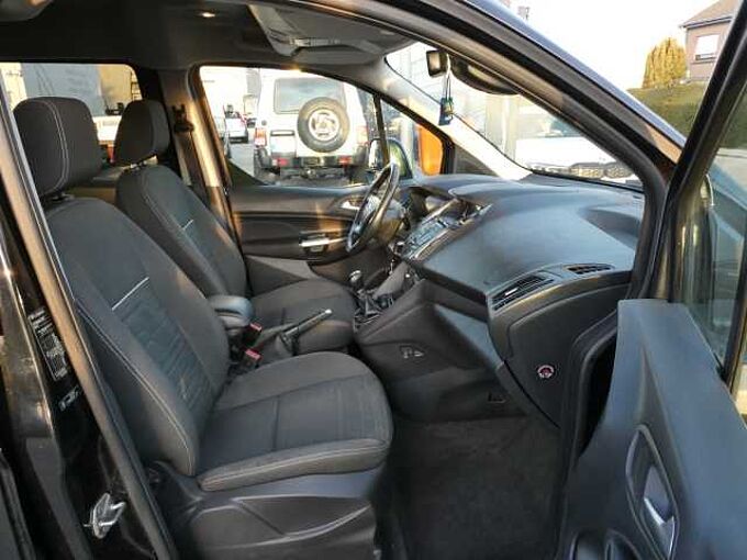 Ford Tourneo Connect 1.6 TDCi 95pk L2 7pl Limited Pano Trekhaak '15 (56037)