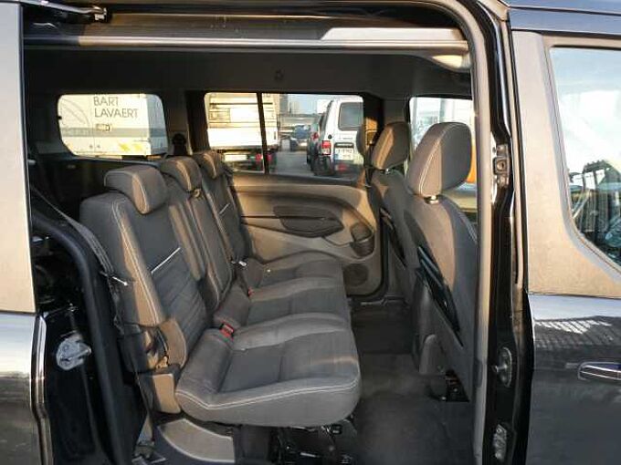Ford Tourneo Connect 1.6 TDCi 95pk L2 7pl Limited Pano Trekhaak '15 (56037)