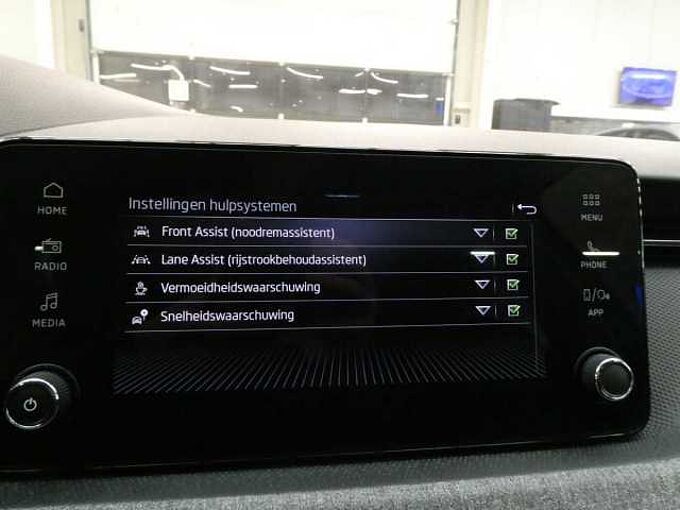 SKODA Scala 1.0 TSi 110pk Business Luxe Camera '23 29000km (11920)