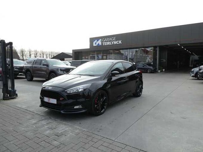 Ford Focus ST ST2 2.0 i Ecoboost 250pk Recaro Black Edition '17 101000km (28276)