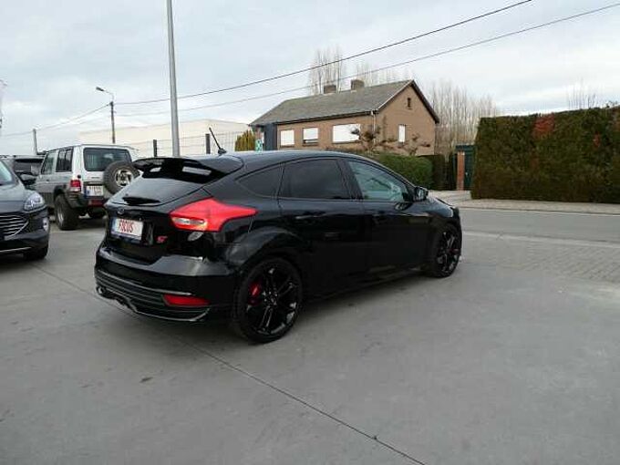 Ford Focus ST ST2 2.0 i Ecoboost 250pk Recaro Black Edition '17 101000km (28276)