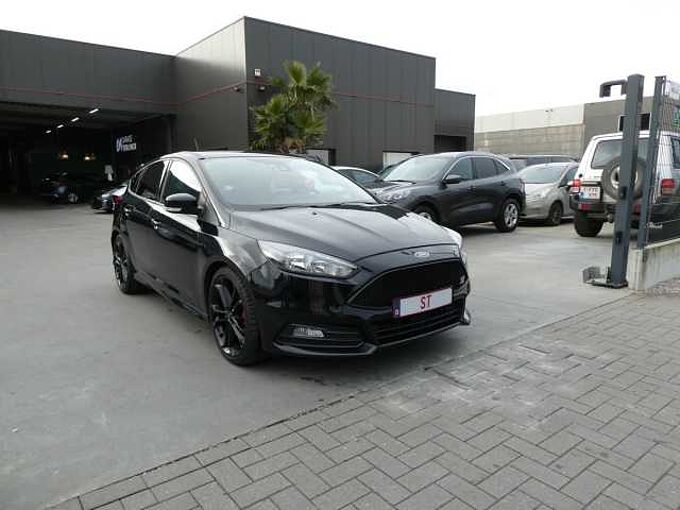 Ford Focus ST ST2 2.0 i Ecoboost 250pk Recaro Black Edition '17 101000km (28276)