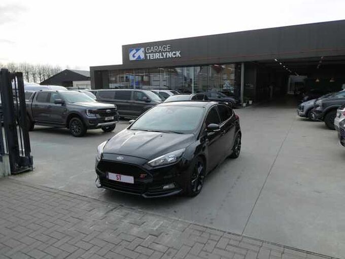 Ford Focus ST ST2 2.0 i Ecoboost 250pk Recaro Black Edition '17 101000km (28276)