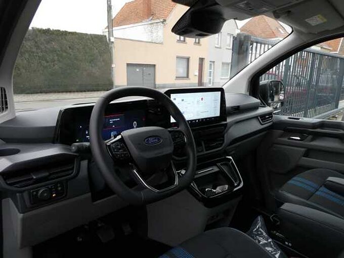 Ford Transit Custom L2 Multi-Use SPORT 5pl 2.5 i PHEV 233pk Automaat STOCK (36443)