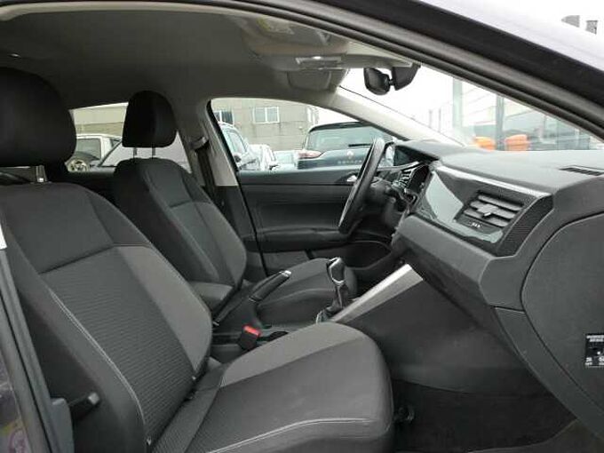 Volkswagen Taigo 1.0 TSi 115pk Business Luxe Camera '25 14000km (38721)