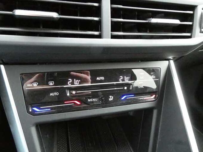 Volkswagen Taigo 1.0 TSi 115pk Business Luxe Camera '25 14000km (38721)