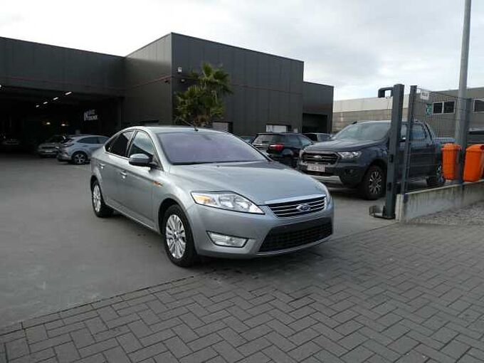 Ford Mondeo 5d 2.0 i benzine 145pk Titanium Leder '10 130000km (52866)