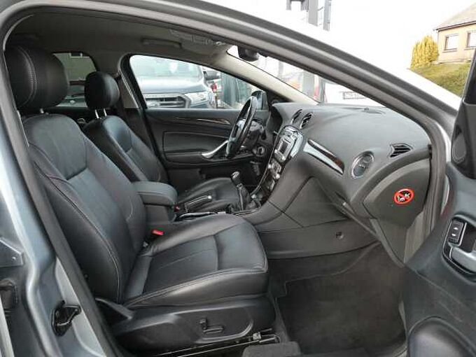 Ford Mondeo 5d 2.0 i benzine 145pk Titanium Leder '10 130000km (52866)