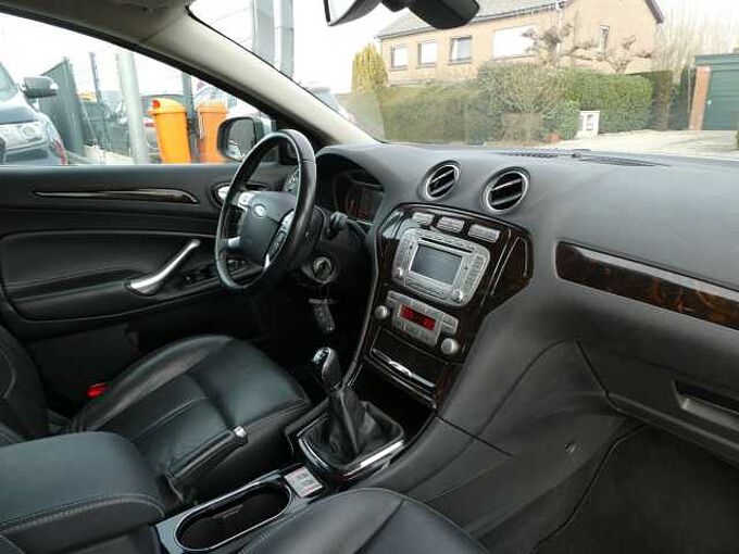 Ford Mondeo 5d 2.0 i benzine 145pk Titanium Leder '10 130000km (52866)