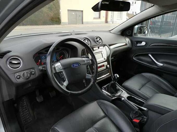Ford Mondeo 5d 2.0 i benzine 145pk Titanium Leder '10 130000km (52866)