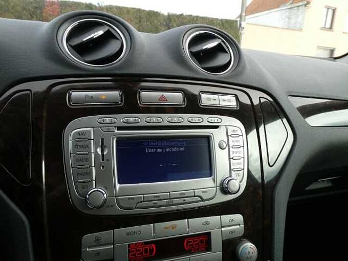 Ford Mondeo 5d 2.0 i benzine 145pk Titanium Leder '10 130000km (52866)