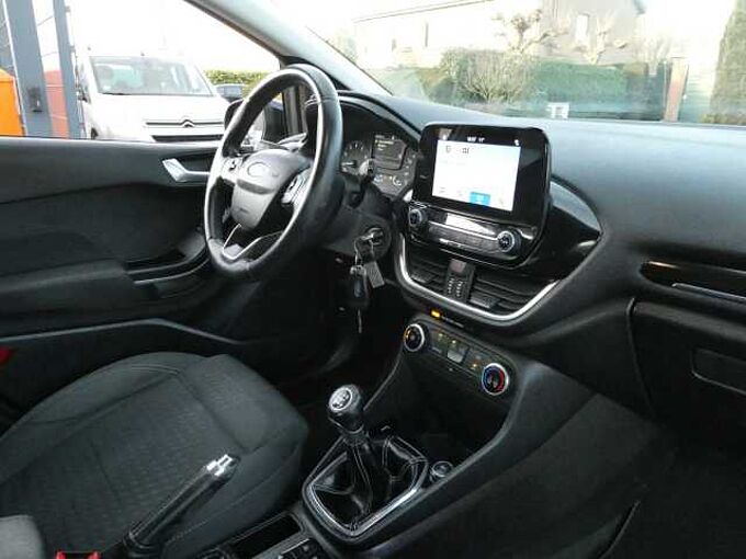 Ford Fiesta 1.1 i benzine 85pk Titanium Luxe 5d Trekhaak (14871)