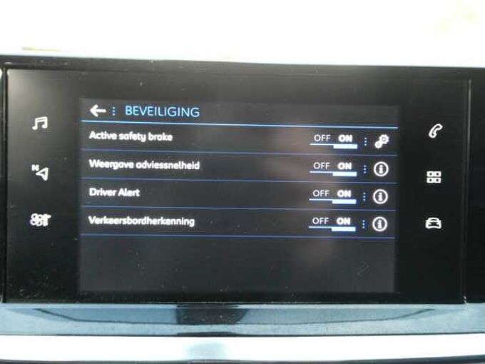 Peugeot 2008 1.2 i 100pk Business Trekhaak '21 53000km (96265)