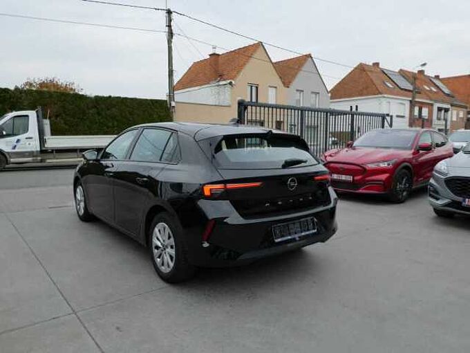 Opel Astra 1.2 i benzine 110pk Business 5d '23 49000km (01819)