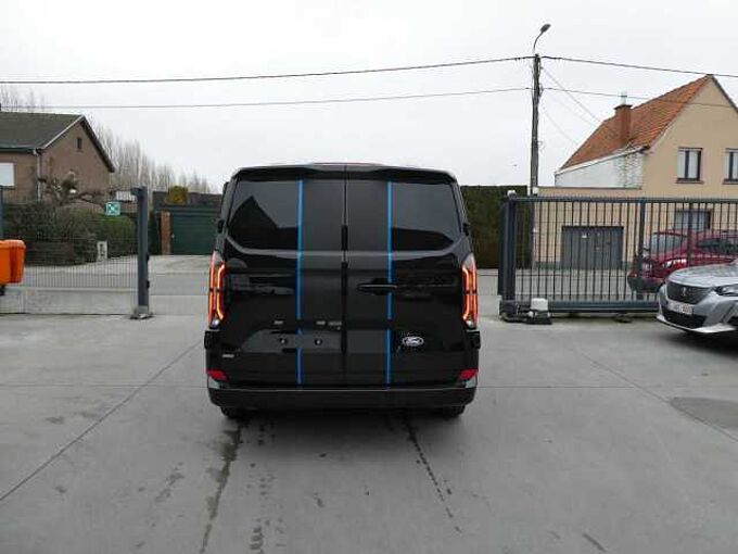 Ford Transit Custom L2 Multi-Use SPORT 5pl 2.5 i PHEV 233pk Automaat STOCK (36443)