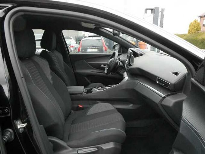 Peugeot 3008 1.6 i PHEV automaat 225pk Business Camera Trekhaak (79856)