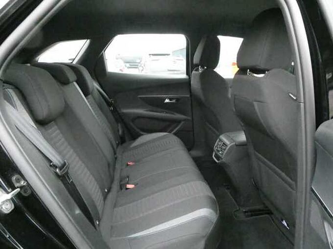 Peugeot 3008 1.6 i PHEV automaat 225pk Business Camera Trekhaak (79856)