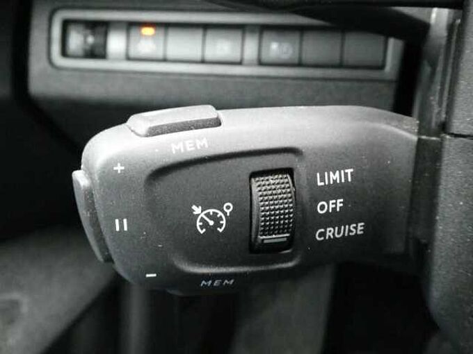 Peugeot 3008 1.6 i PHEV automaat 225pk Business Camera Trekhaak (79856)