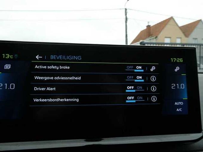 Peugeot 3008 1.6 i PHEV automaat 225pk Business Camera Trekhaak (79856)