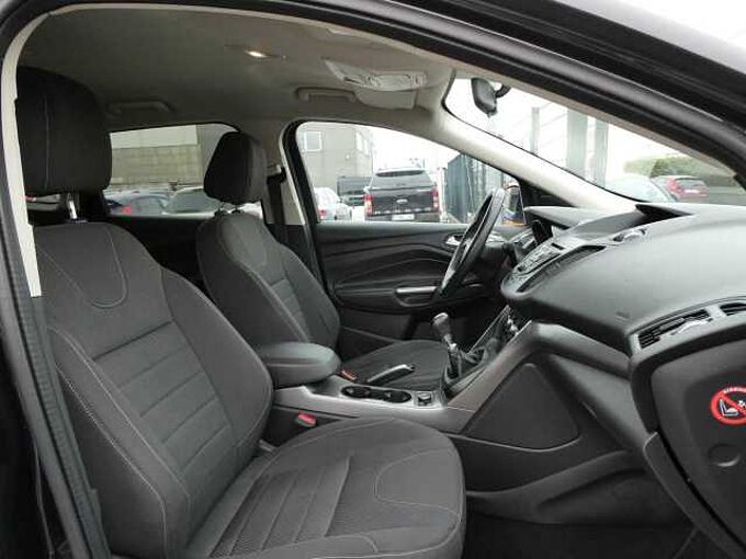 Ford Kuga 1.6 i benzine 150pk Titanium  Trekhaak '13 176000km (58264)