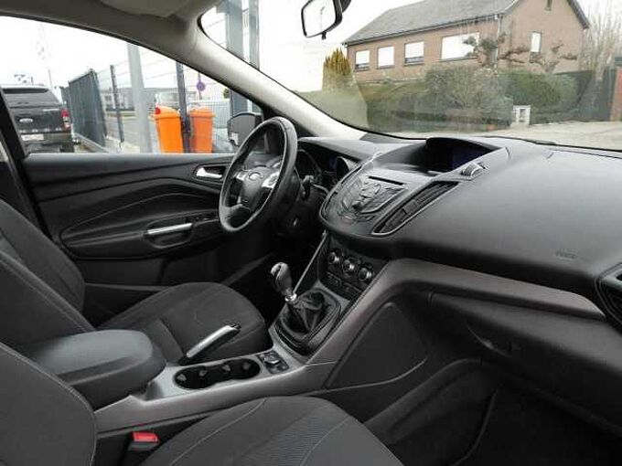 Ford Kuga 1.6 i benzine 150pk Titanium  Trekhaak '13 176000km (58264)