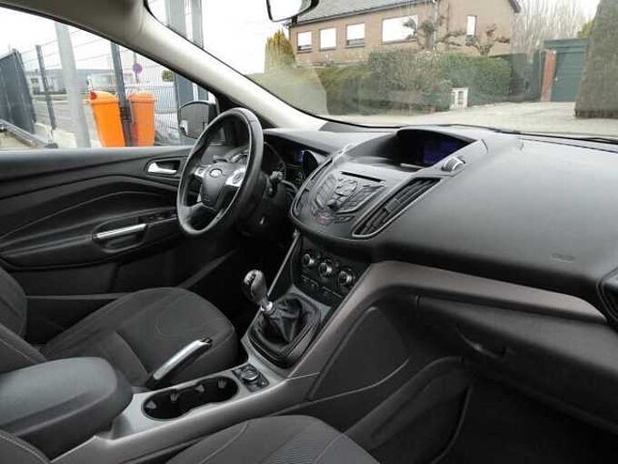 Ford Kuga 1.6 i benzine 150pk Titanium  Trekhaak '13 176000km (58264)