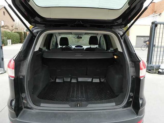 Ford Kuga 1.6 i benzine 150pk Titanium  Trekhaak '13 176000km (58264)