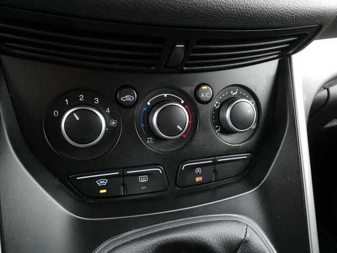 Ford Kuga 1.6 i benzine 150pk Titanium  Trekhaak '13 176000km (58264)