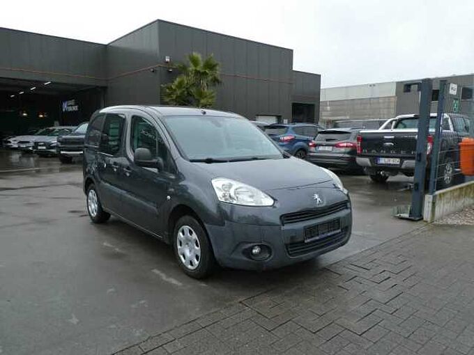 Peugeot Partner 1.6 HDi 90pk Automaat 3pl Lichte vracht Trekhaak '15 145000km (06538)