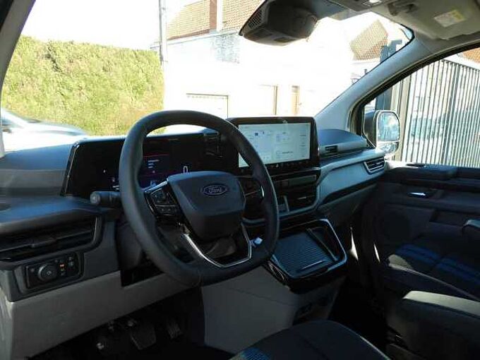 Ford Transit Custom L2 Multi-Use SPORT 5pl 2.5 i PHEV 233pk Automaat STOCK (43406)