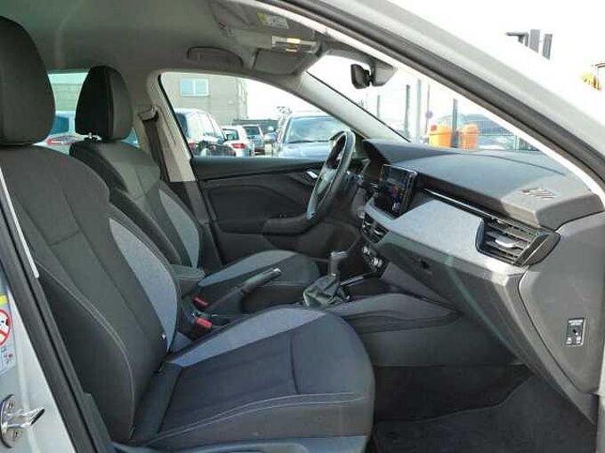 SKODA Kamiq 1.0 TSi 115pk Automaat Business Camera '25 17000km (84573)