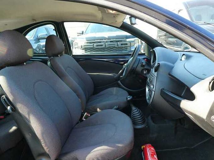 Ford Ka 1.2 i benzine 60pk 3d Business '06 191000km (02812)