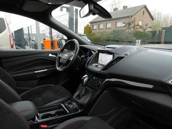 Ford Kuga ST-Line 1.5 i 175pk Automaat AWD Pano Trekhaak '18 70000km (54116)