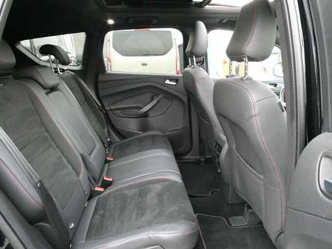 Ford Kuga ST-Line 1.5 i 175pk Automaat AWD Pano Trekhaak '18 70000km (54116)