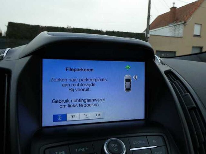 Ford Kuga ST-Line 1.5 i 175pk Automaat AWD Pano Trekhaak '18 70000km (54116)