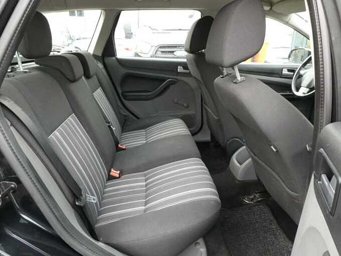 Ford Focus Break 2.0 TDCi 110pk Automaat Trend '09 316000km (19005)