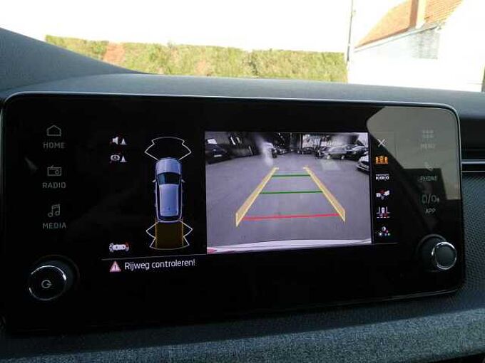 SKODA Kamiq 1.0 TSi 115pk Automaat Business Camera '25 17000km (84573)