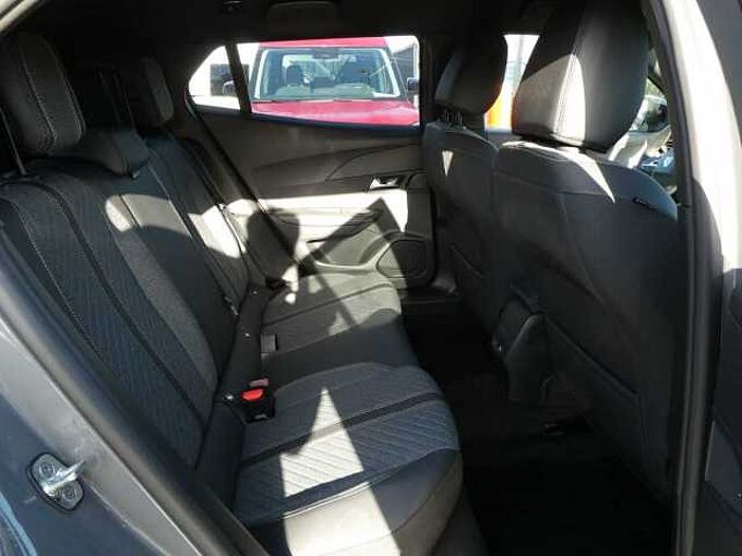 Peugeot 2008 1.2 i 130pk Automaat Allure 360&deg; Camera BLIS ACC '25 7000km (94319)