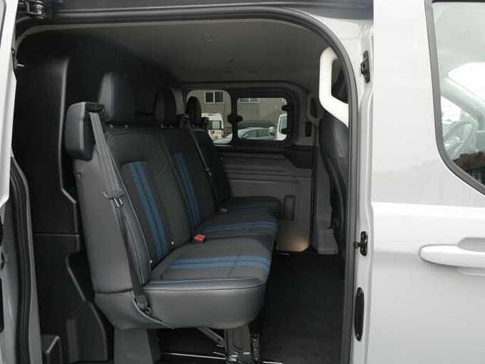 Ford Transit Custom L1 Multi-Use SPORT 5pl 2.5 i PHEV 233pk Automaat STOCK (18845)