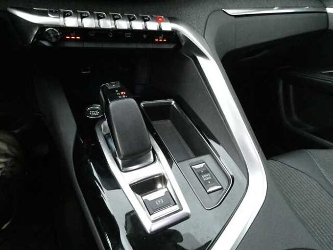 Peugeot 3008 1.6 i PHEV aut 225pk Allure Camera ACC BLIS '22 38000km (78900)