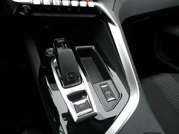 Peugeot 3008 1.2 i benzine 130pk Automaat STYLE Camera '22 41000km (60542)