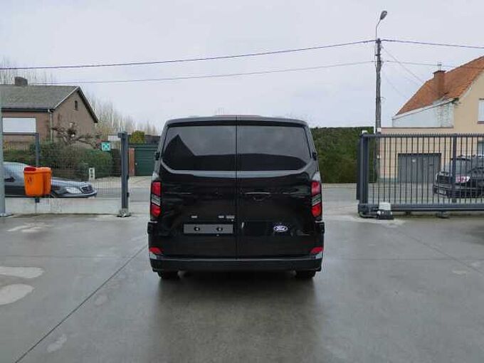 Ford Transit Custom L2 Multi-Use 6pl 2.0 TDCi 170pk Automaat Limited STOCK '26 18km (25902)