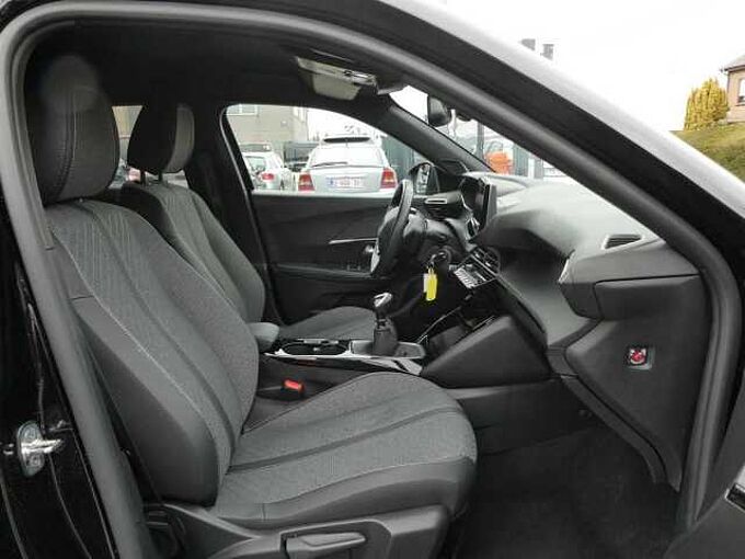 Peugeot 2008 1.2 i benzine 100pk Allure Luxe '25 26000km (62990)