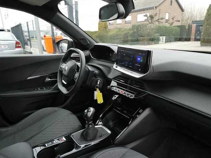 Peugeot 2008 1.2 i benzine 100pk Allure Luxe '25 26000km (62990)