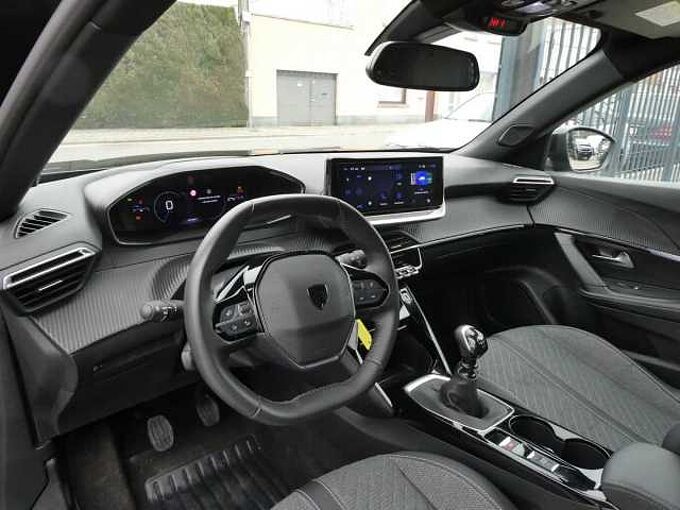 Peugeot 2008 1.2 i benzine 100pk Allure Luxe '25 26000km (62990)
