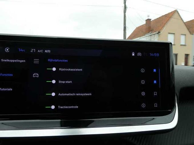 Peugeot 2008 1.2 i benzine 100pk Allure Luxe '25 26000km (62990)