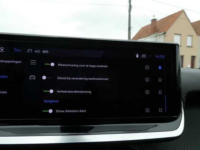 Peugeot 2008 1.2 i benzine 100pk Allure Luxe '25 26000km (62990)