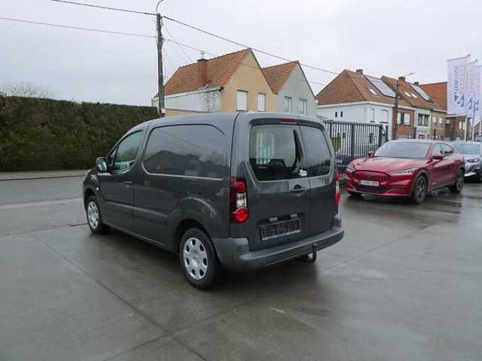 Peugeot Partner 1.6 HDi 90pk Automaat 3pl Lichte vracht Trekhaak '15 145000km (06538)