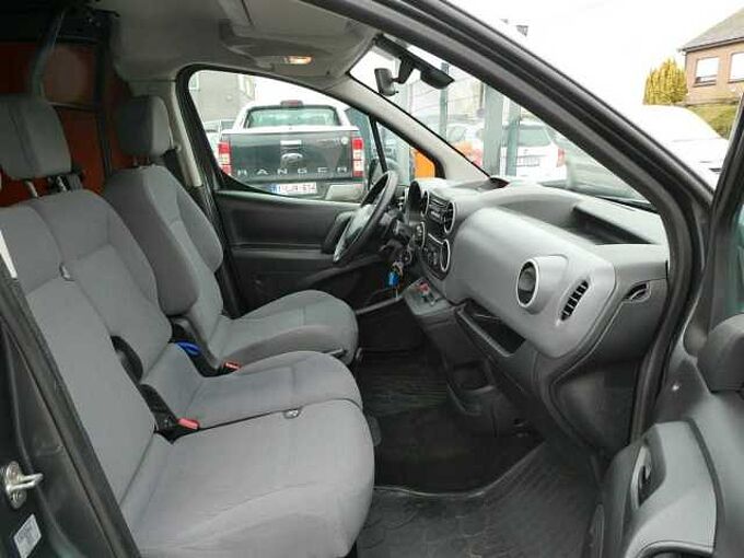 Peugeot Partner 1.6 HDi 90pk Automaat 3pl Lichte vracht Trekhaak '15 145000km (06538)